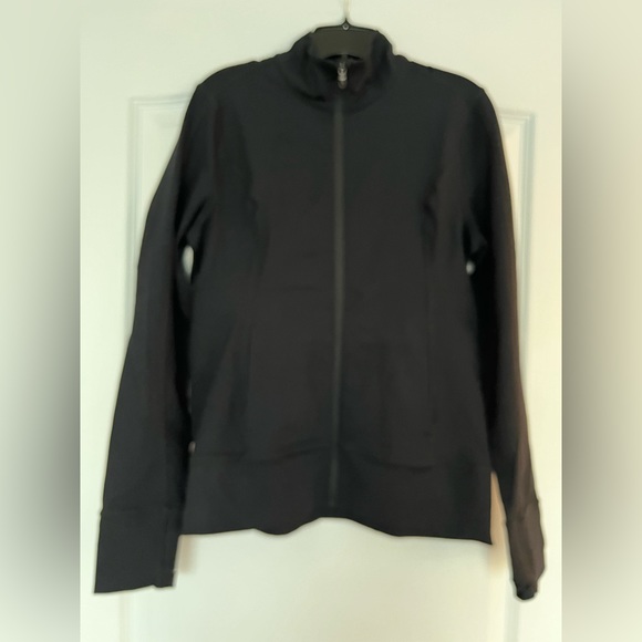 Lolë zip up light jacket with pockets - Picture 2 of 3